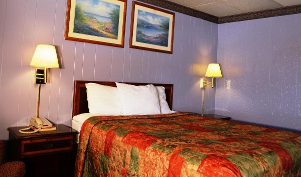 Economy Inn Bluefield image 10