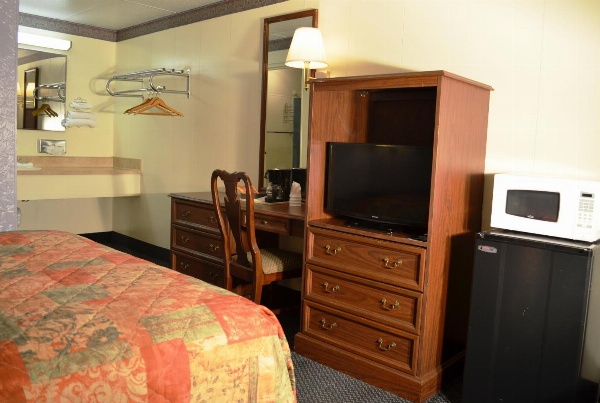 Economy Inn Bluefield image 12