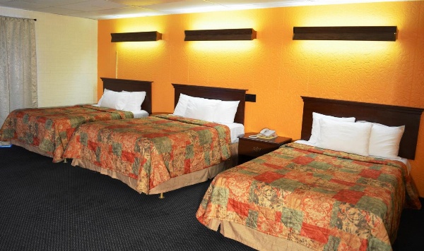 Economy Inn Bluefield image 2