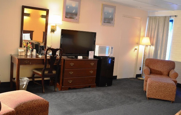 Economy Inn Bluefield image 20