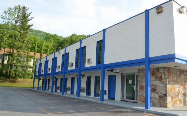 Economy Inn Bluefield image 3